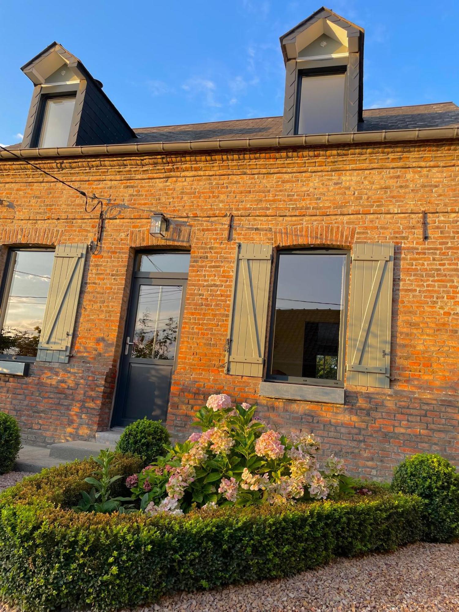 Les Charmes De Villers Huchenneville Buitenkant foto